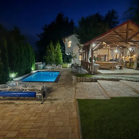 Evergreen Villa Vlakovo