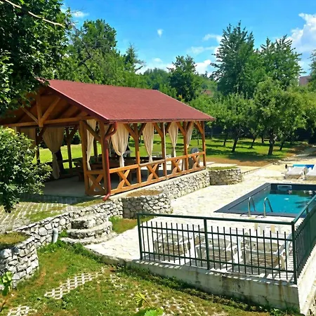 Evergreen Villa *