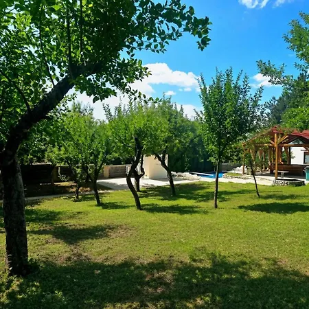 Evergreen Villa Vlakovo